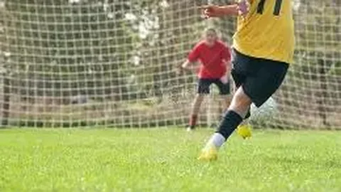 拜仁球员身价调整：萨内与格纳布里估值均降至千万欧元级别。